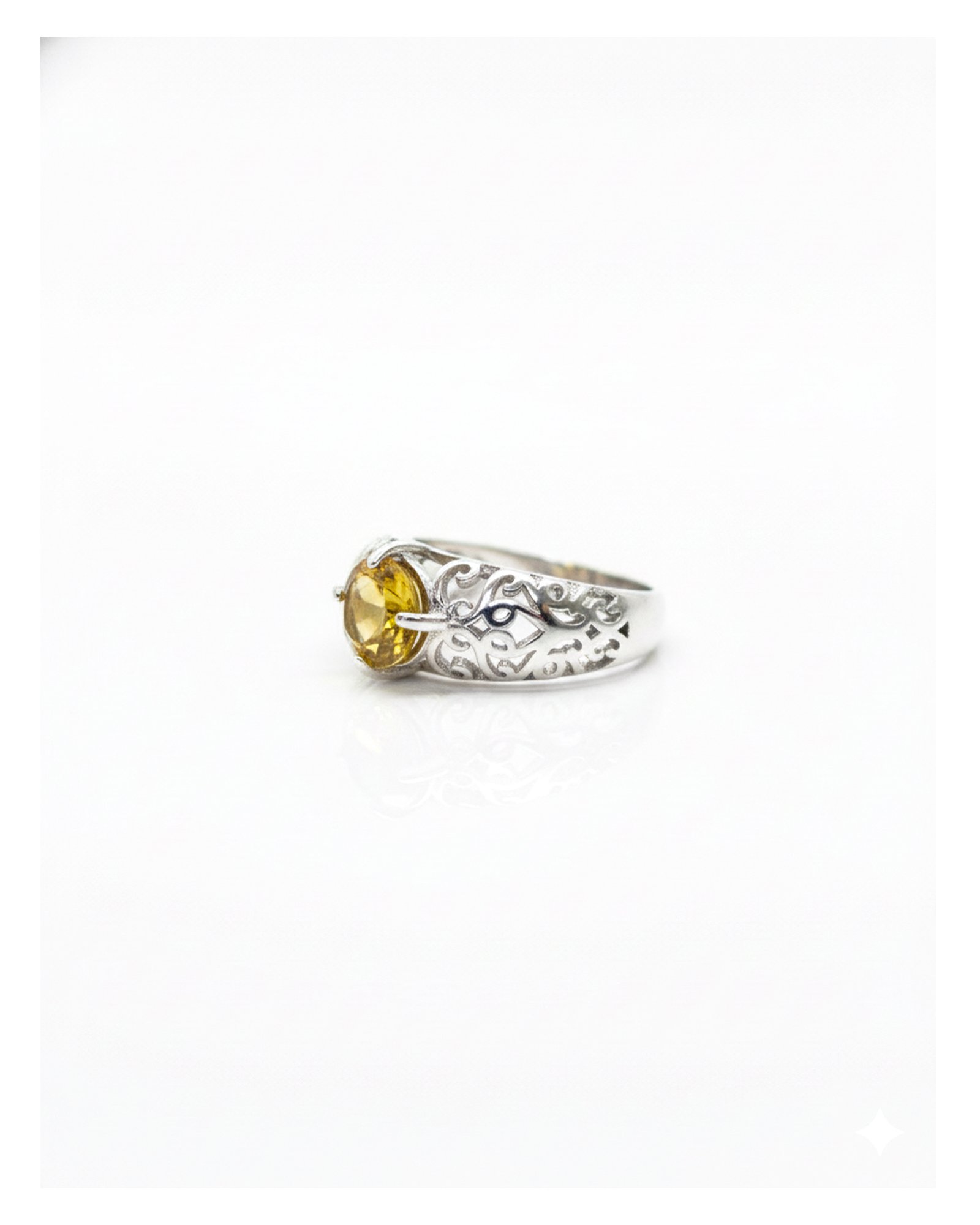 925 Silver Round Citrine Engraved Vintage Ring Side View – Filigree Band Detail