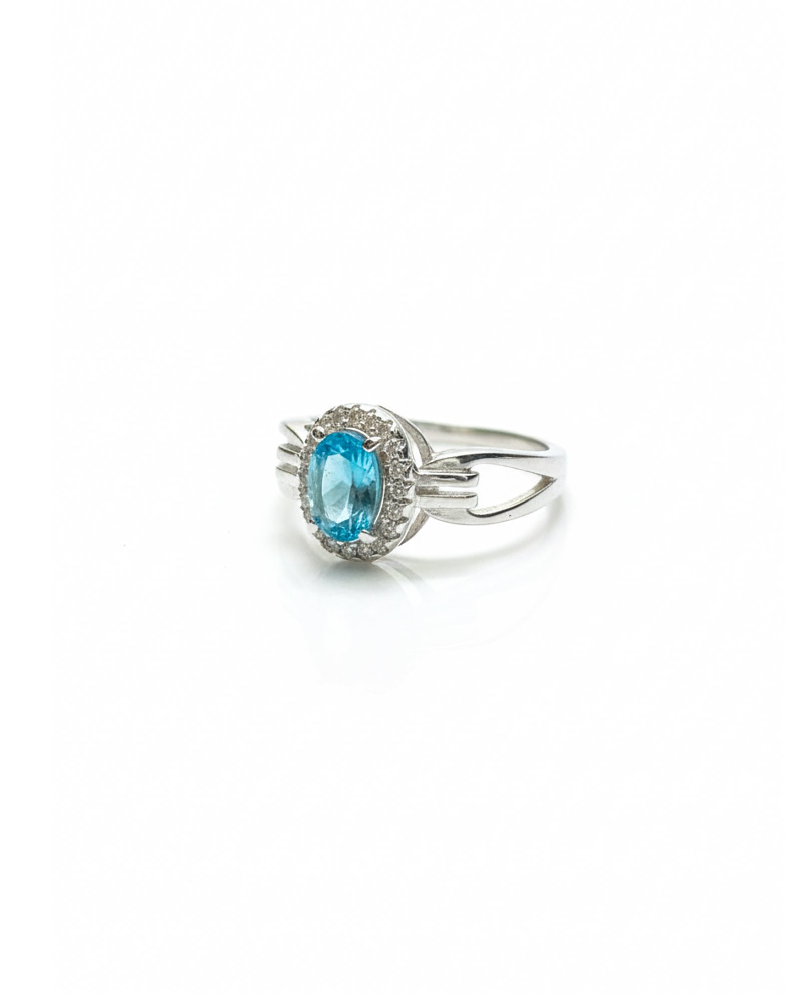 925 Silver Oval Blue Topaz Halo Ring Side View - Split Shank Design